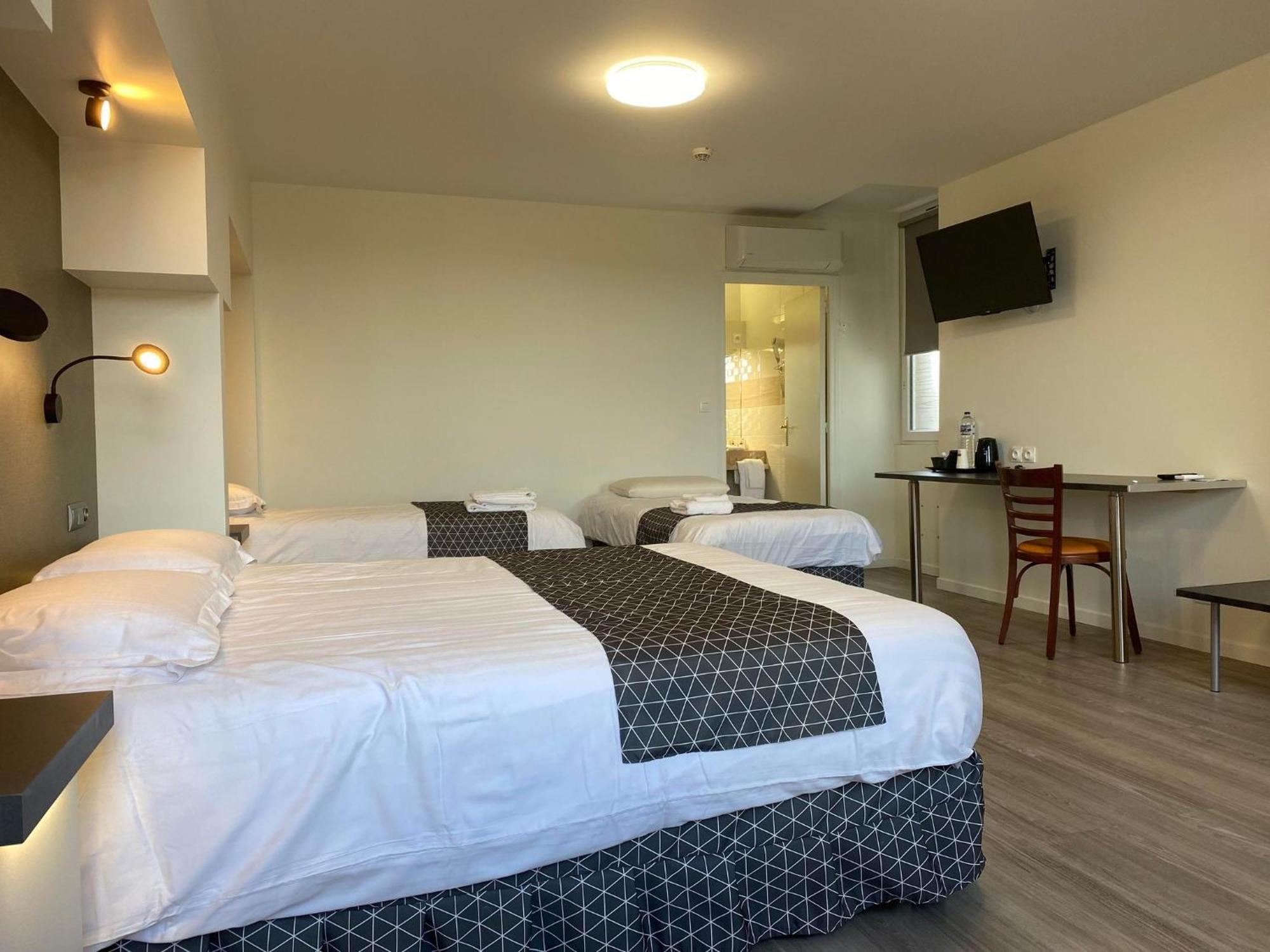 L'Aventure Hotel Morcenx Room photo